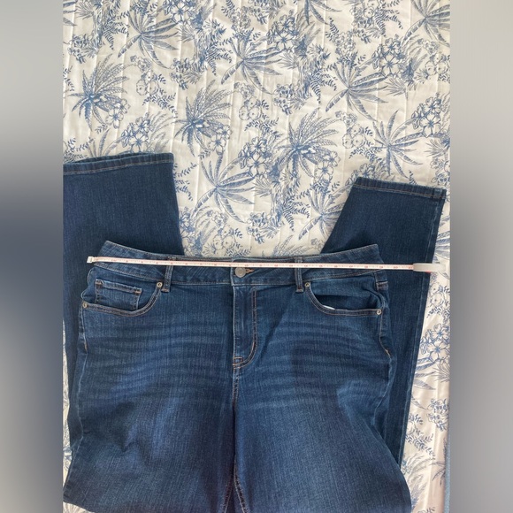 M jeans by Maurice’s Mid-Rise Bootcut Jeans. Size 18 Long - Picture 3 of 9